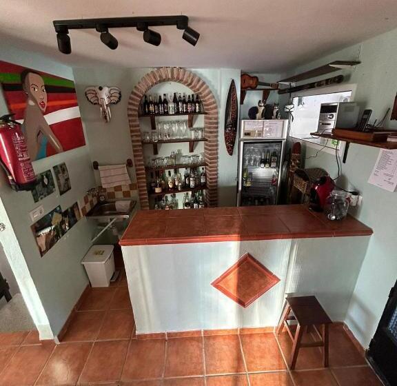 Семейный Номер Совместный Санузел, Hostal R Conecta