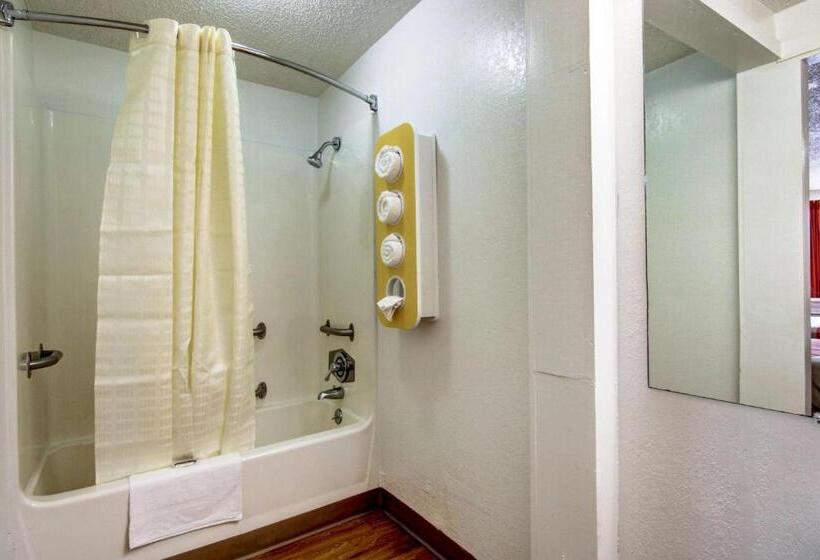 Четырехместный Номер Deluxe, Motel 6 Union City, Ga  Atlanta Airport