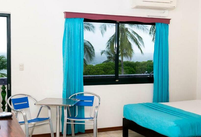 اتاق سه نفره سوپریور با چشم‌انداز دریا, Puntarenas Beach