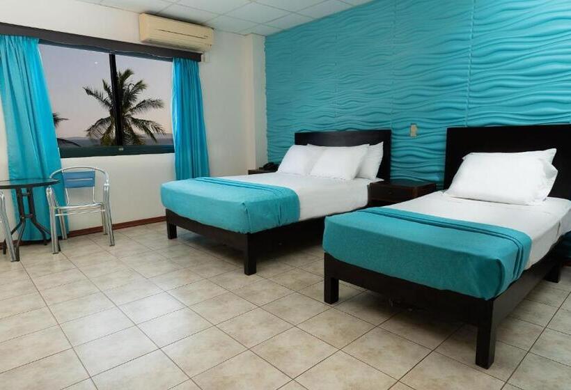 اتاق سه نفره سوپریور با چشم‌انداز دریا, Puntarenas Beach
