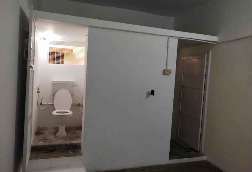 Quarto Deluxe, Mayurapriya Inn