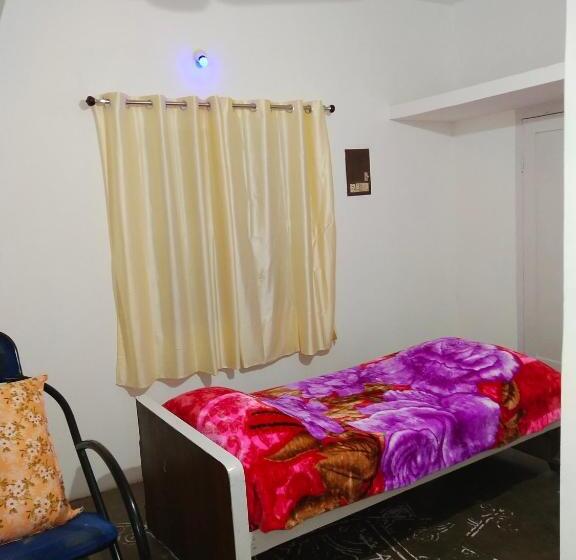 Quarto Estandar Individual, Mayurapriya Inn