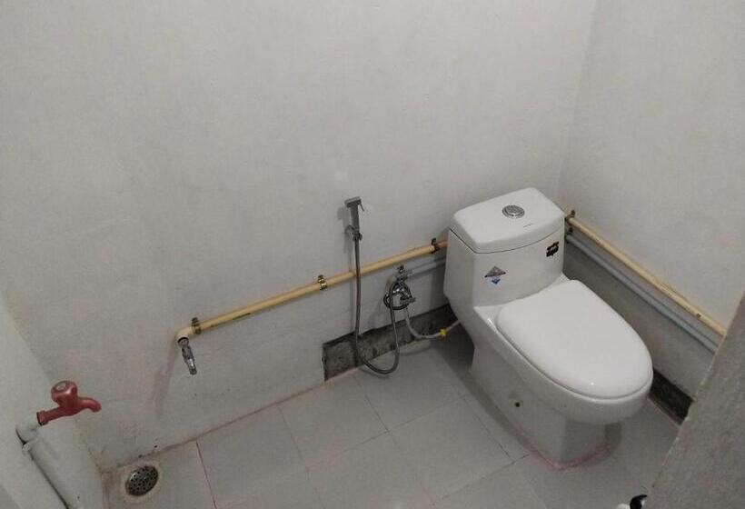 Quarto Estandar Individual, Mayurapriya Inn