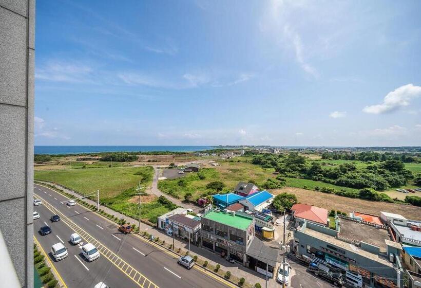 اتاق لوکس با چشم‌انداز دریا, Jeju Seongsan Golden View