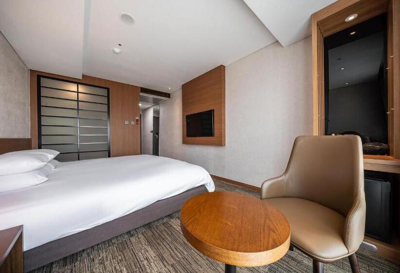 اتاق لوکس با چشم‌انداز دریا, Jeju Seongsan Golden View