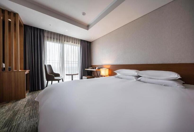 اتاق لوکس با چشم‌انداز دریا, Jeju Seongsan Golden View