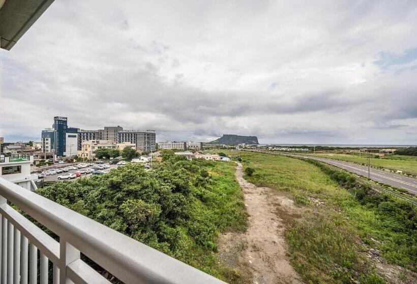 اتاق لوکس سه تخته, Jeju Seongsan Golden View
