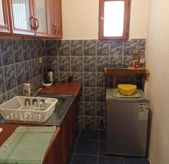 اتاق استاندارد با سرویس بهداشتی مشترک, Apartments & Rooms Vitko