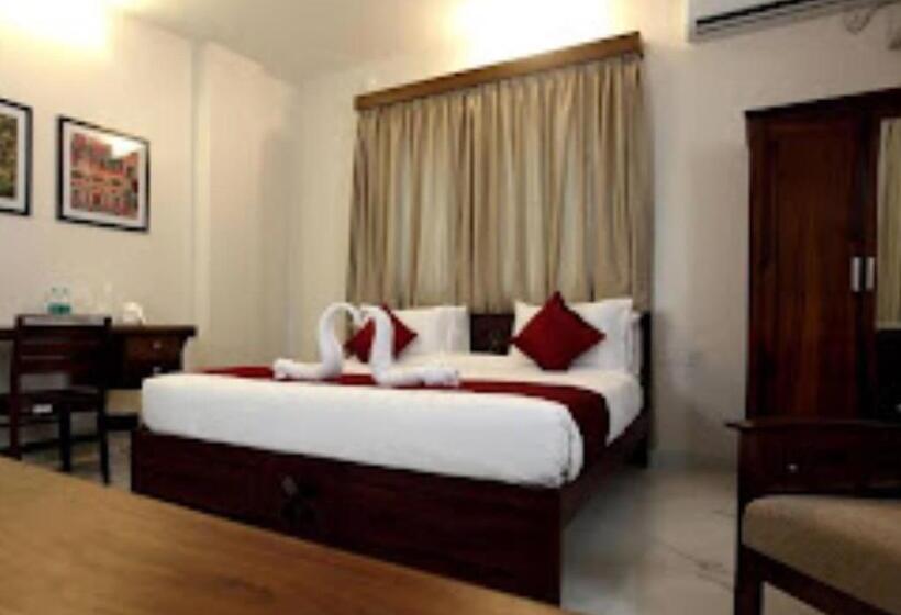 חדר דחוקס עם מיטת קינג, Crimson Lotus Bangalore