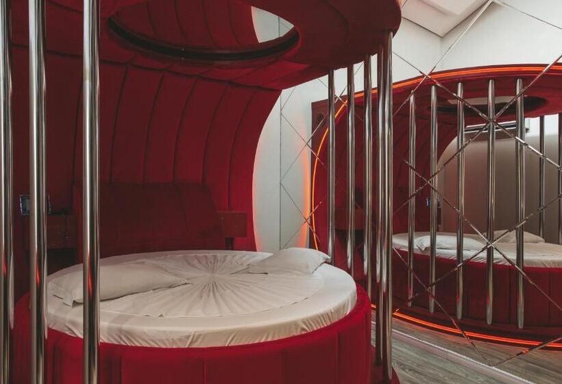 סוויטה אקזקיוטיב, Motel Kalahari