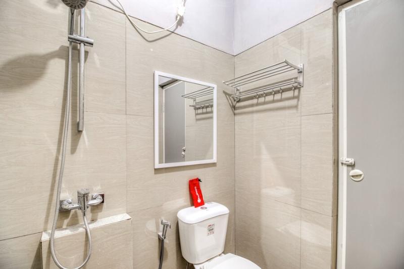 Номер Стандарт, Reddoorz Near Malioboro Tugu Station Jogja 2