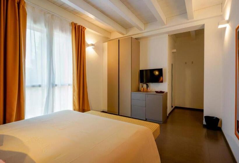 اتاق استاندارد با چشم‌انداز دریاچه, B&b Hole6