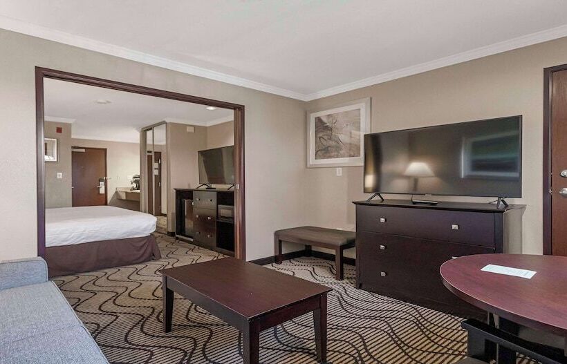 Люкс, Best Western Plus Orchid Hotel & Suites