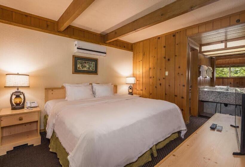 Стандартный Номер Кровать Кинг, The Pines Resort & Conference Center