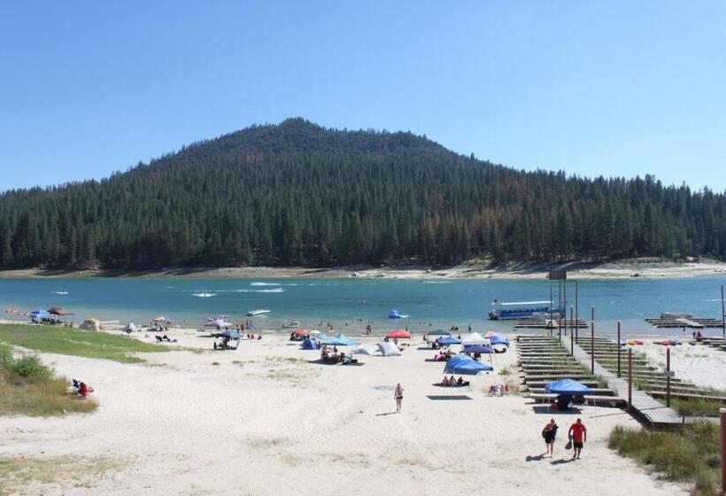 Люкс с гидромассажем, The Pines Resort & Conference Center