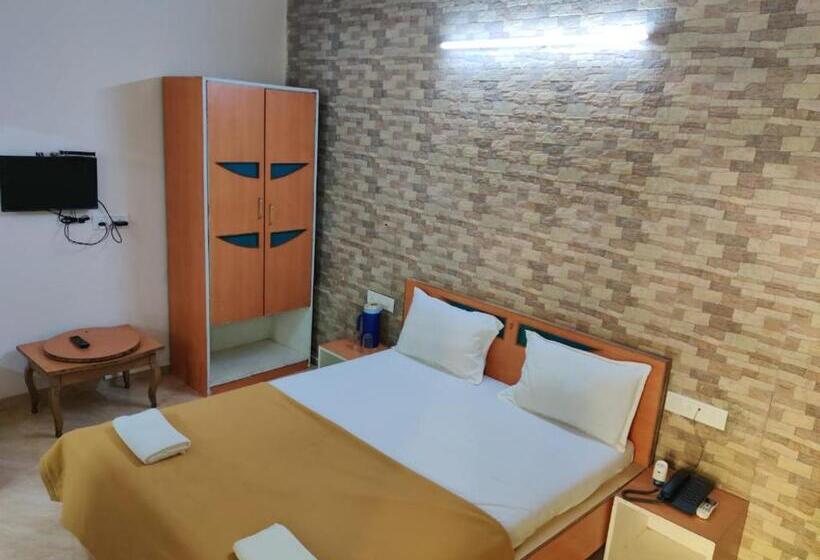 Номер Deluxe, Rajdhani Resort Lonavala