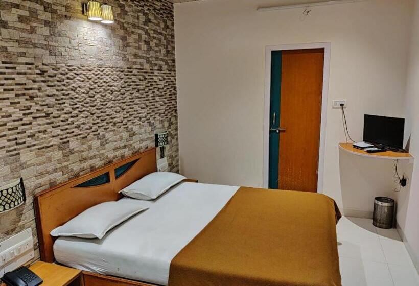 Номер Deluxe, Rajdhani Resort Lonavala