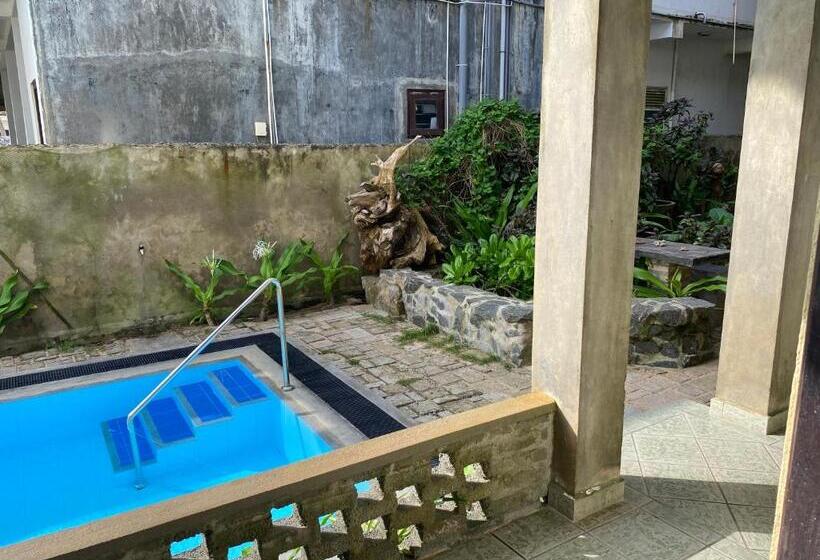 Номер Стандарт Вид на Сад, Mirage Beach House At Morava Court