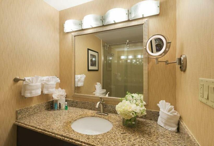스탠다드 룸 킹사이즈 침대, Crowne Plaza Boston   Woburn, An Ihg