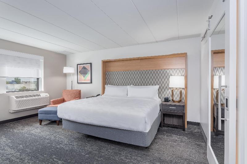 キングサイズベッドのスタンダードルーム, Holiday Inn   Columbus, An Ihg