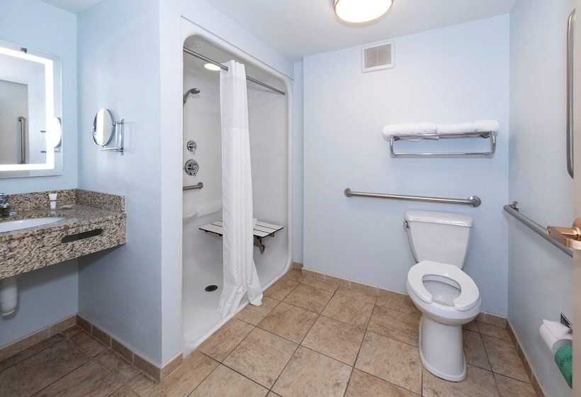 Номер Superior, Red Roof Inn & Suites Wilmington – New Castle