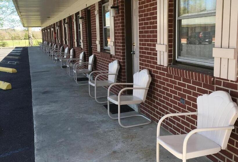 Номер Стандарт 2 Двуспальные Кровати, Red Carpet Inn  Gettysburg