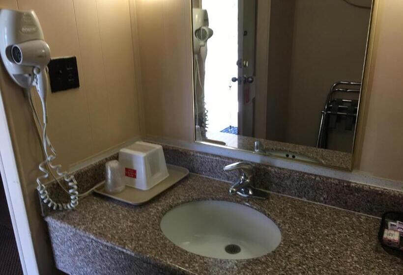 Номер Стандарт, Red Carpet Inn  Gettysburg