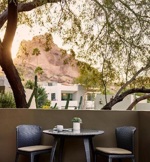 带大床的套房, Sanctuary Camelback Mountain, A Gurney S Resort And Spa
