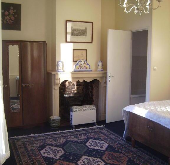 4间卧室的房子, Chambres D Hôtes & Gîtes Du Château De Grand Rullecourt