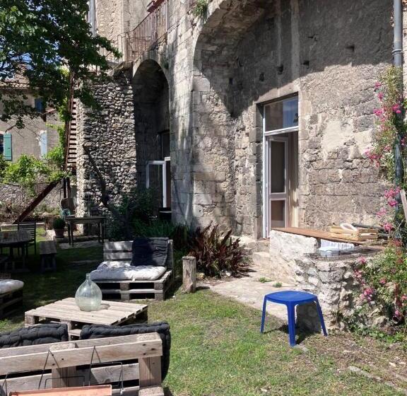 سوییت با چشم‌انداز استخر, Les Jardins De La Cathédrale Chambres D Hôtes Gîte De Groupe