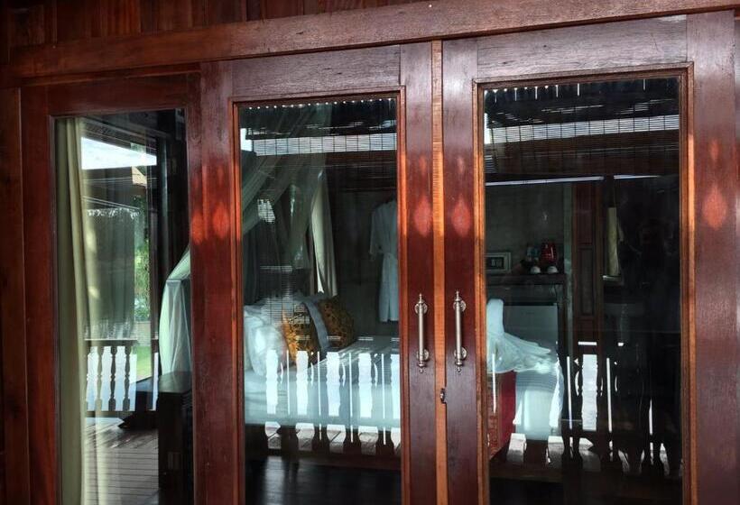 디럭스 룸, Tara Beach Resort Udonthani