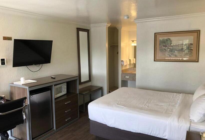 اتاق لوکس, Gilroy Inn