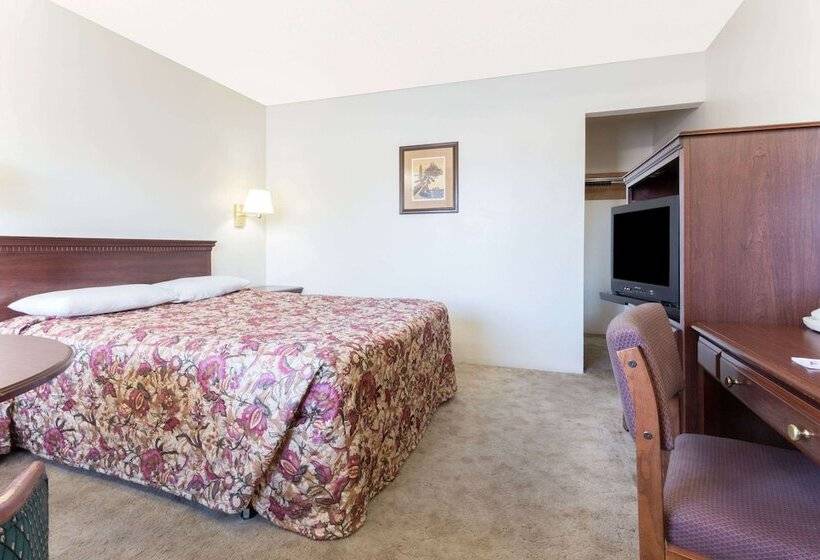 Номер Deluxe, Knights Inn   Baker City