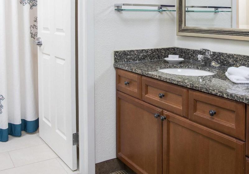 Standard Studio Kingsize Seng, Residence Inn Rockford