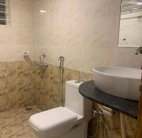 标准间, Airport City