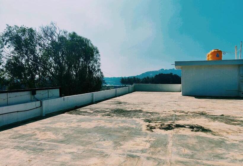 豪华房间, Airport City