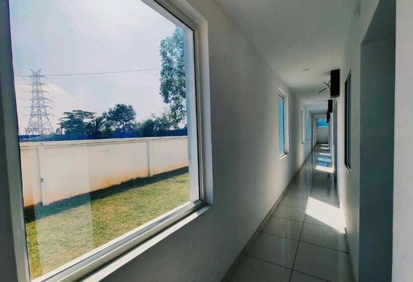 豪华房间, Airport City