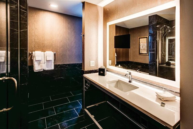 سوئیت با تخت بزرگ, The Warrior Hotel, Autograph Collection