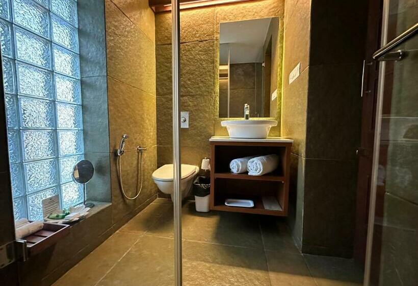 سوییت سوپریور, Uteliaa Homestay