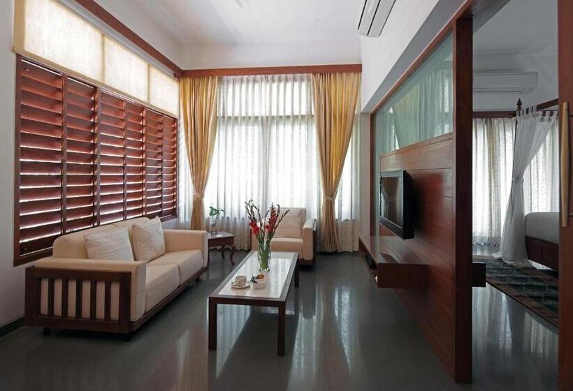 سوییت سوپریور, Uteliaa Homestay