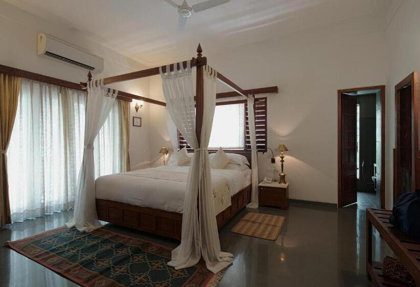 سوییت سوپریور, Uteliaa Homestay