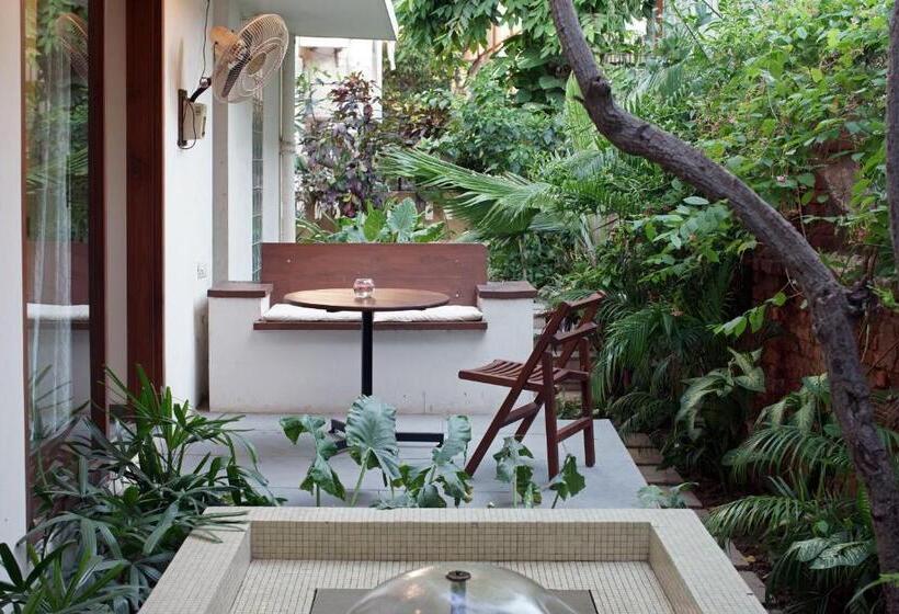 اتاق استاندارد اینتریور, Uteliaa Homestay