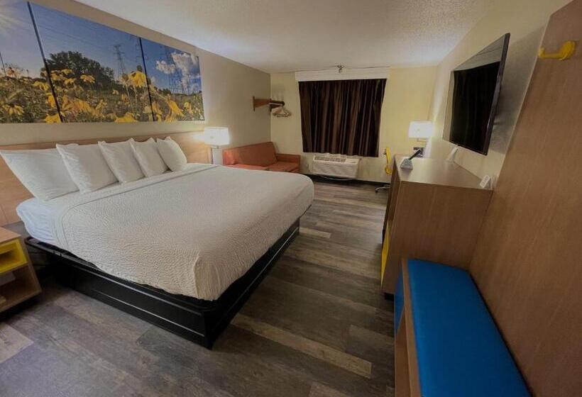 Стандартный Номер Кровать Кинг, Days Inn & Suites By Wyndham Kaukauna Wi