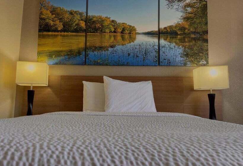 스탠다드 룸, Days Inn & Suites By Wyndham Kaukauna Wi