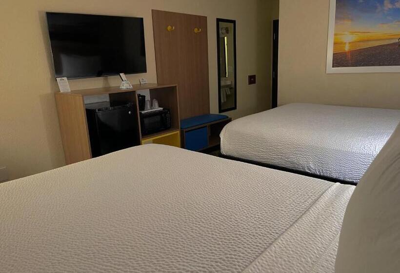 Номер Стандарт, Days Inn & Suites By Wyndham Kaukauna Wi