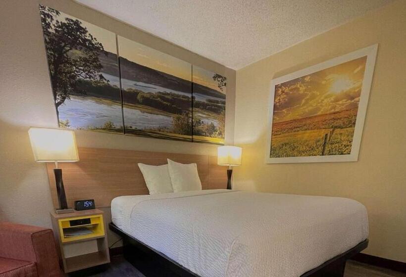 Номер Стандарт Адаптированный для Инвалидов, Days Inn & Suites By Wyndham Kaukauna Wi