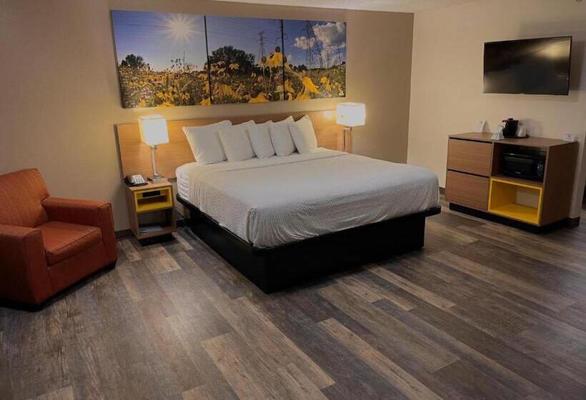 Люкс Кровать Кинг, Days Inn & Suites By Wyndham Kaukauna Wi