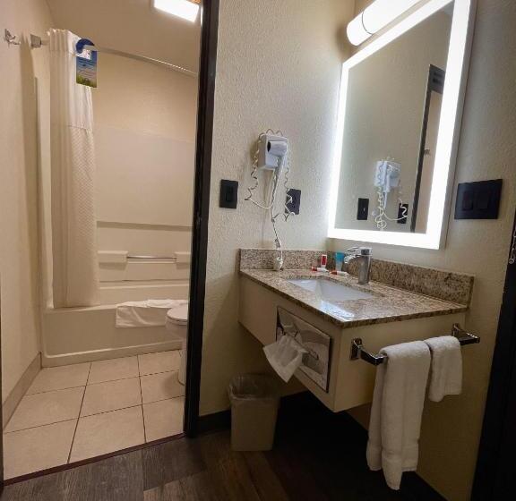 Номер Стандарт, Days Inn & Suites By Wyndham Kaukauna Wi
