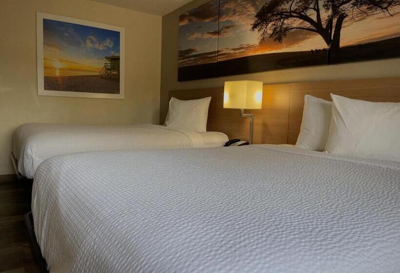 스탠다드 룸, Days Inn & Suites By Wyndham Kaukauna Wi