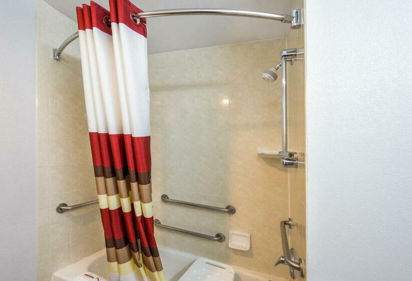اتاق دلوکس مخصوص معلولین, Ramada By Wyndham Medford Airport North